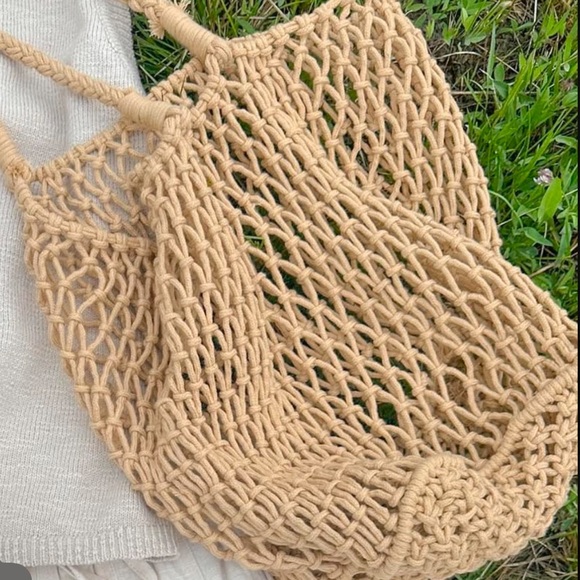 Sweetest bag ever!! Sturdy and great quality!! Natural color! HOLDS ALOT!! New - Picture 1 of 5